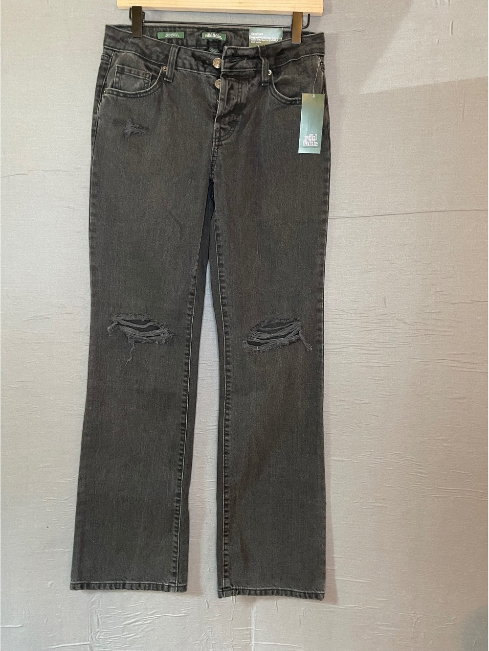 NWT Wild Fable Women’s Sz 2 Low-Rise Bootcut Jeans Black Distressed EasyRigid